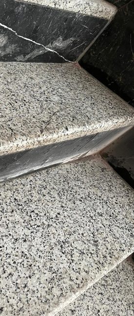 Detail granieten traptreden McDonald’s Eindhoven