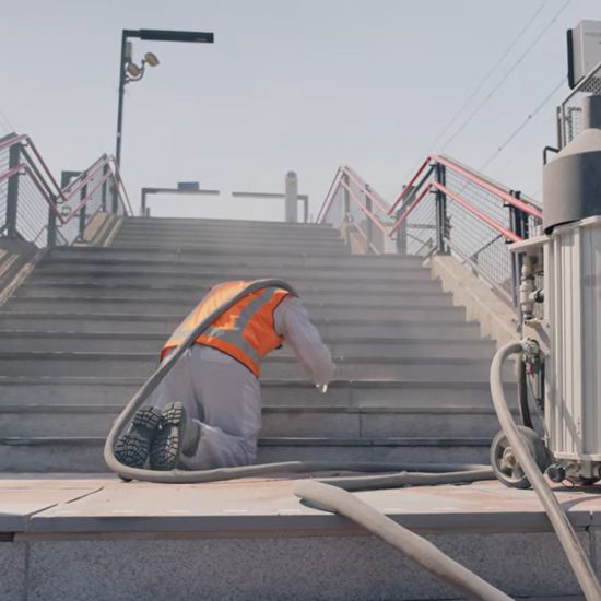 Overzicht van de trappen en werkzaamheden bij station Diemen Zuid